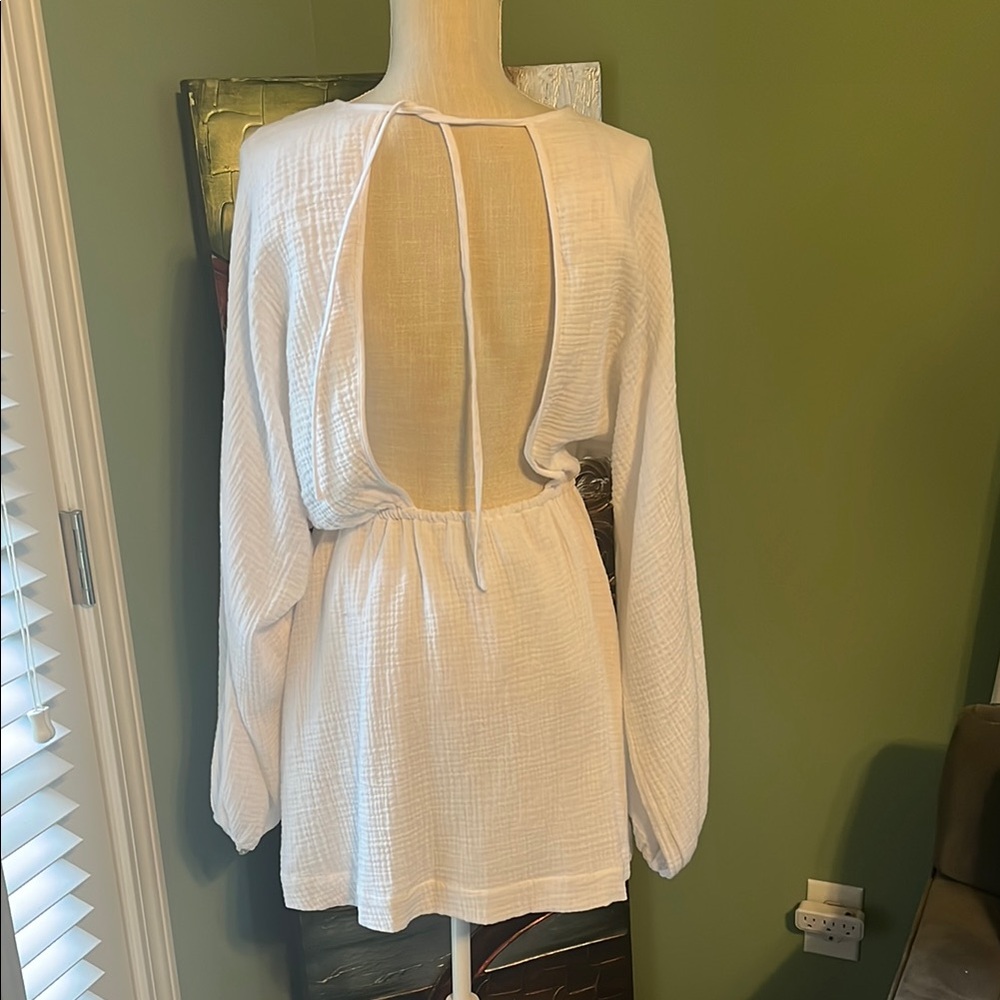 Chic White Long Sleeve Mini Dress, M - Picture 2 of 4